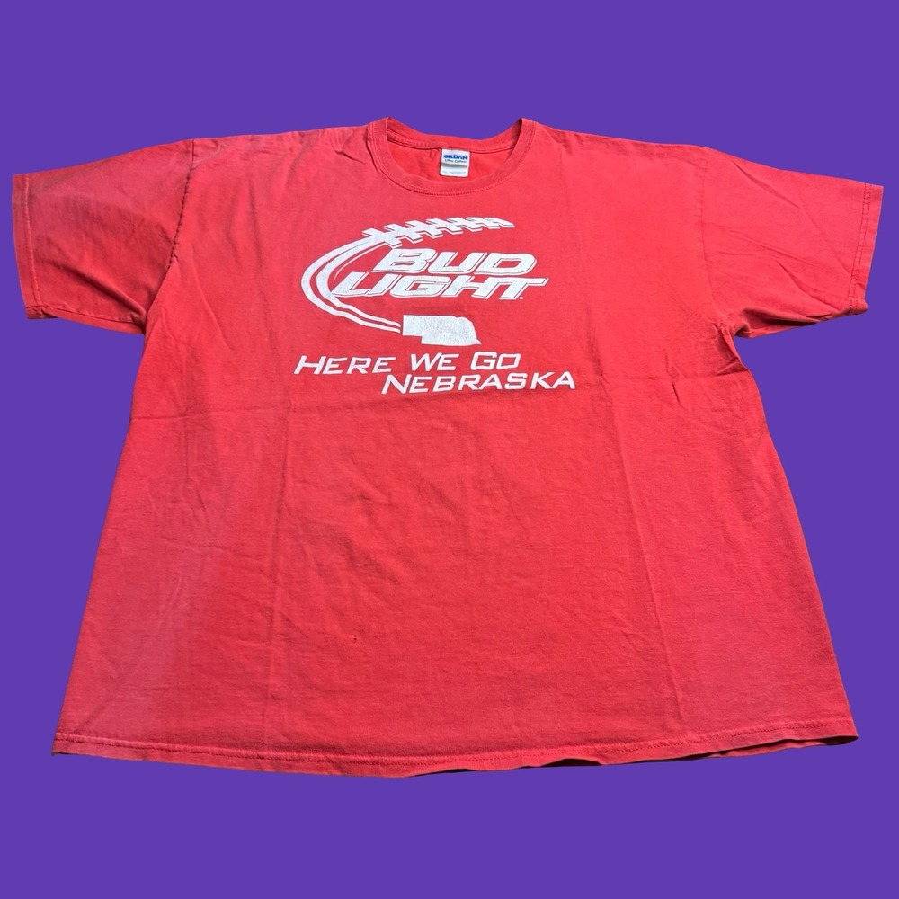 Nebraska Huskers Bud Light Tee Mens XXL Faded Red White NCAA Beer Promo